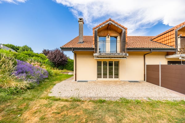Objet rare à Bulle : maison mitoyenne de 4½ pièces avec garage 2