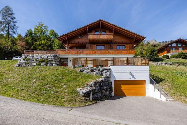 Généreux chalet au calme et avec vue panoramique