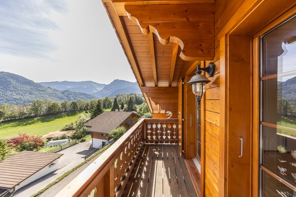 Généreux chalet au calme et avec vue panoramique 12
