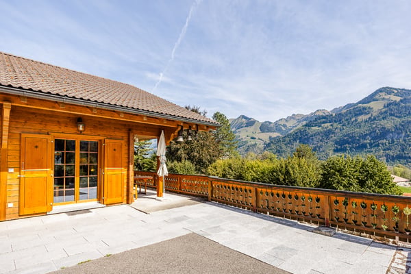 Généreux chalet au calme et avec vue panoramique 3