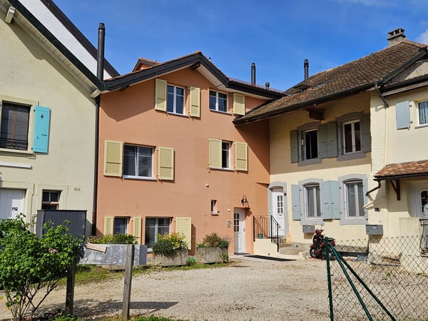 Appartement atypique avec terrasse au soleil couchant 1