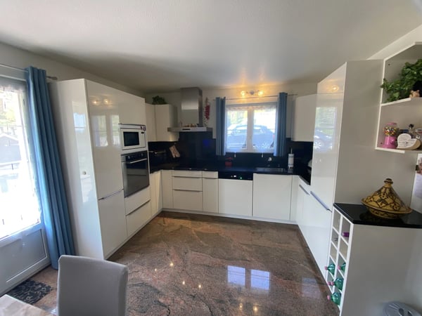Semi-detached 6-room house with swimming pool in Echandens 2