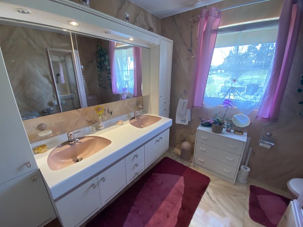 Semi-detached 6-room house with swimming pool in Echandens 3