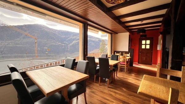 Superbe affaire, immeuble mixte avec nombreux parking ! 7