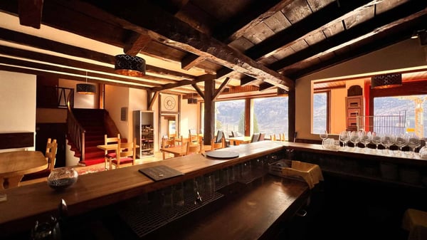 Superbe affaire, immeuble mixte avec nombreux parking ! 4