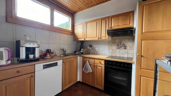 Superbe affaire, immeuble mixte avec nombreux parking ! 13