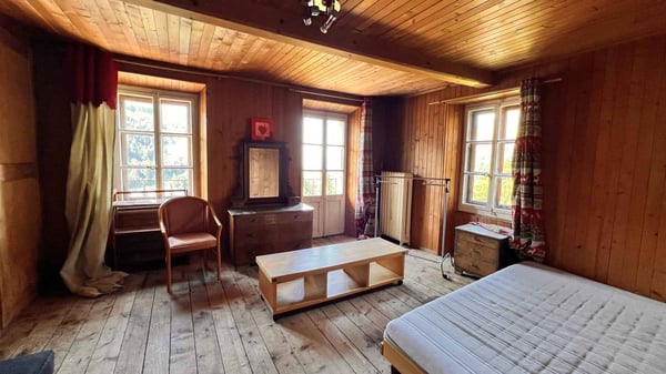 Immeuble d'habitation de deux logements à rénover 4