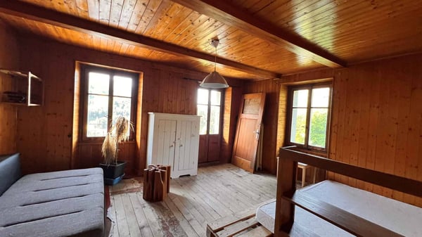 Immeuble d'habitation de deux logements à rénover 8