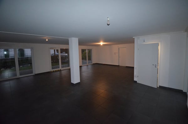 Local commercial dans immeuble locatif 3