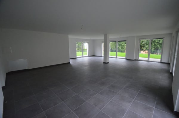 Local commercial dans immeuble locatif 1