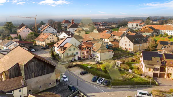Grand appartement au coeur de Colombier 2