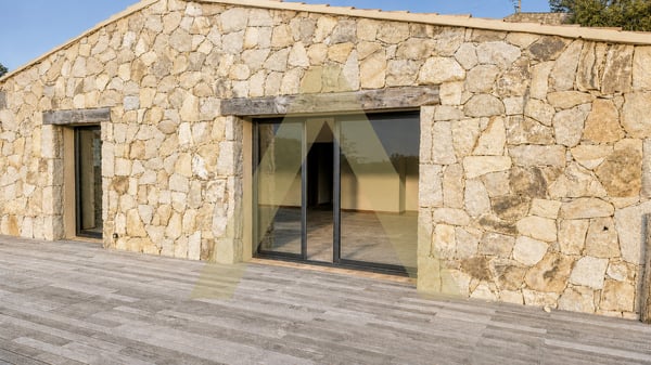 BERGERIE CONTEMPORAINE AVEC PISCINE AU COEUR DE LA CORSE DU SUD 4