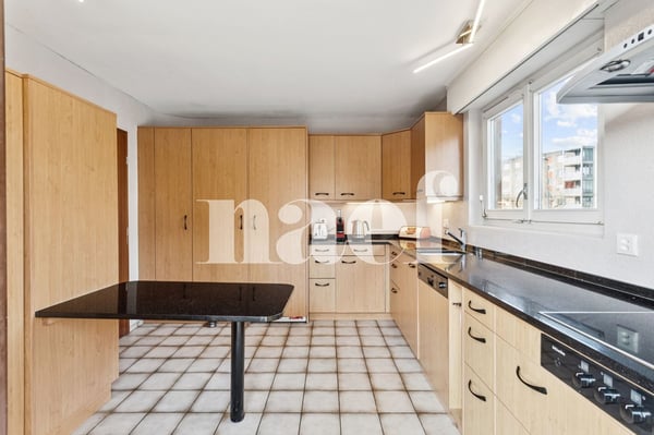 Grand appartement en attique de 7 pièces avec superbe terrasse à vendre à Villars-sur-Glâne 5