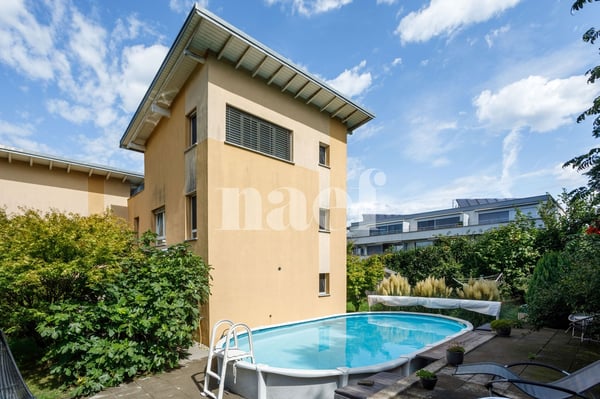 Maison de 6.5 pièces avec jardin et piscine à vendre à Avenches 2
