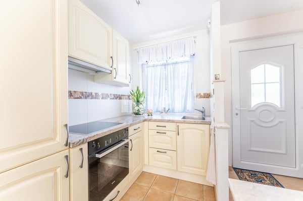 Villa contemporaine avec logement indépendant à vendre à Bourguillon 5