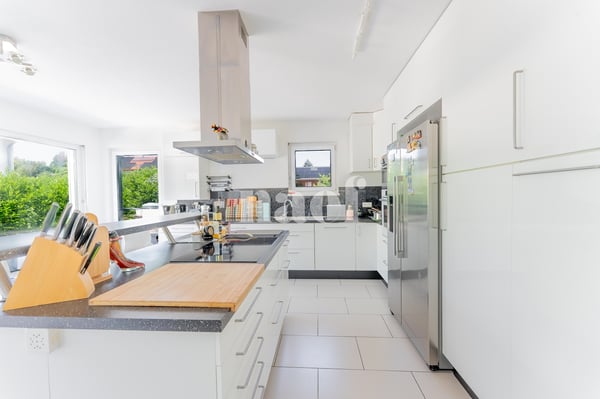 Lumineuse villa familiale de 5.5 pièces avec studio indépendant et spa 2