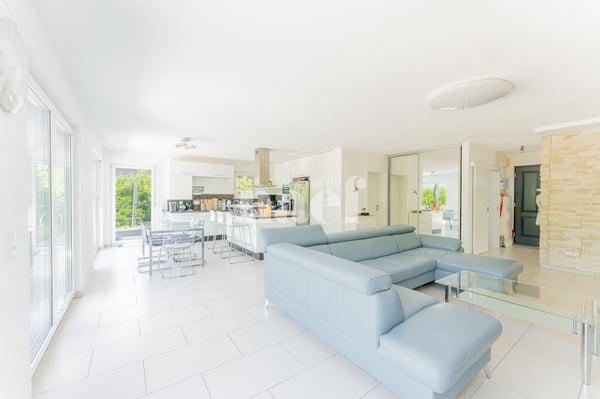 Lumineuse villa familiale de 5.5 pièces avec studio indépendant et spa 4