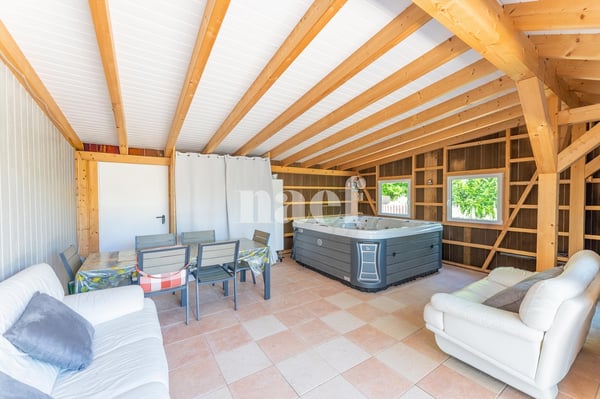 Lumineuse villa familiale de 5.5 pièces avec studio indépendant et spa 12
