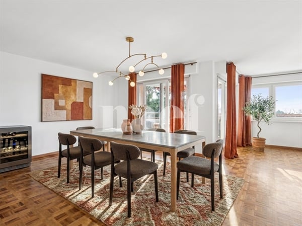 Grand appartement en attique de 7 pièces avec superbe terrasse à vendre à Villars-sur-Glâne 5