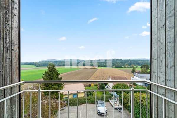 Appartement rénové de 4.5 pièces avec balcon au dernier étage à vendre à Fétigny 3