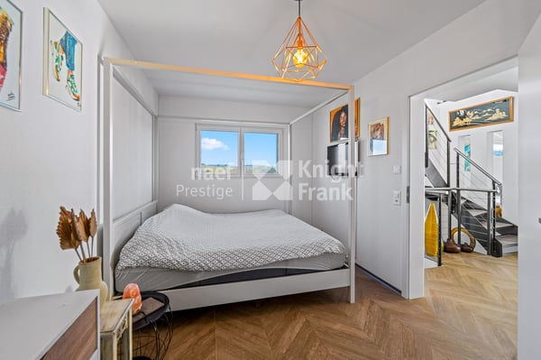 Wunderschönes 7-Zimmer-Einfamilienhaus mit freier Aussicht auf die Landschaft und beheiztem Pool in St. Ursen zu verkaufen 6