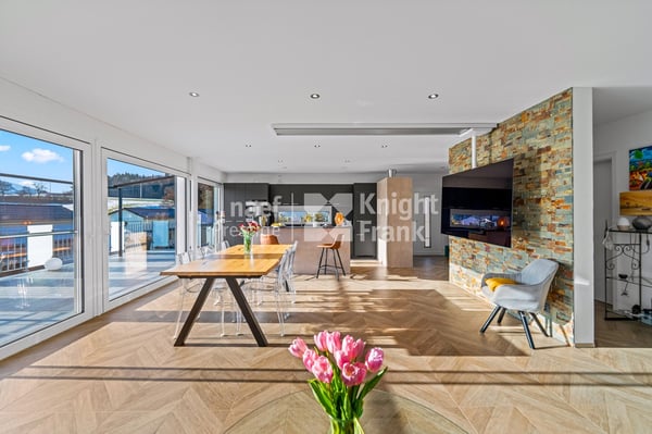 Wunderschönes 7-Zimmer-Einfamilienhaus mit freier Aussicht auf die Landschaft und beheiztem Pool in St. Ursen zu verkaufen 2