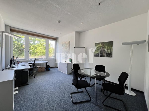 Surface administrative à louer dans le quartier de Beaumont ! 2