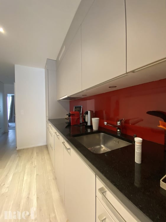 Appartement de 2,5 pièces au 3 ème étage, en pleine rue piétonne 2