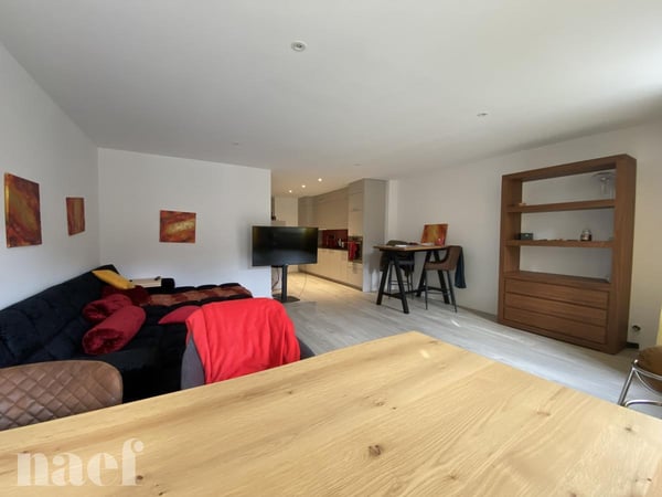 Appartement de 2,5 pièces au 3 ème étage, en pleine rue piétonne 4