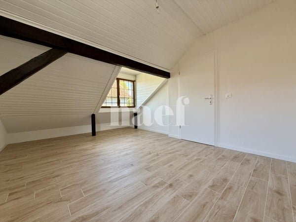 Bel appartement rénové et mansardé de 1.5 pièces au 1er étage à louer ! 7