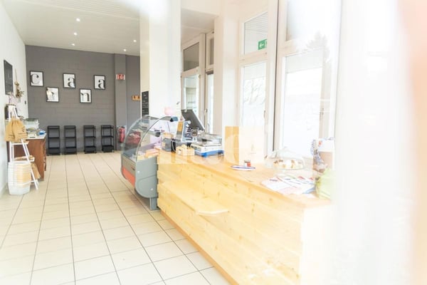 À LOUER | Local commercial à Granges-Paccot 2