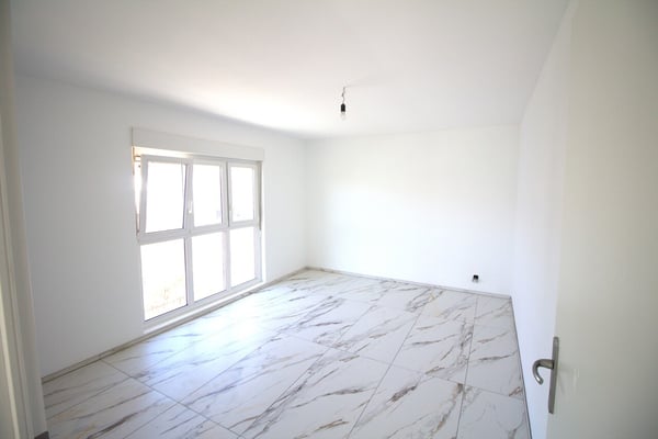 Spacieuse - Rénovée à neuf - Emplacement central- 8