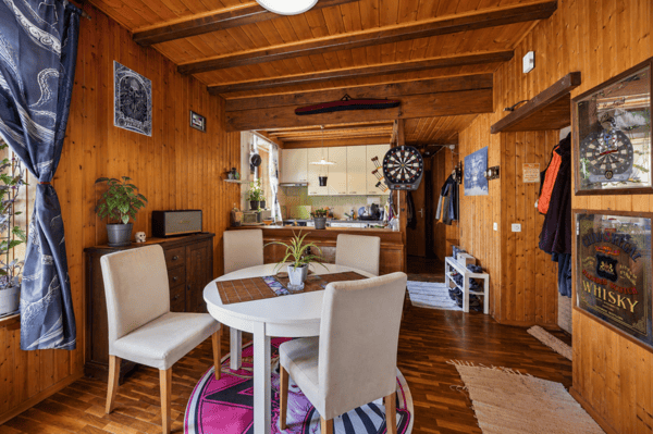 Immeuble mixte au coeur du village 6