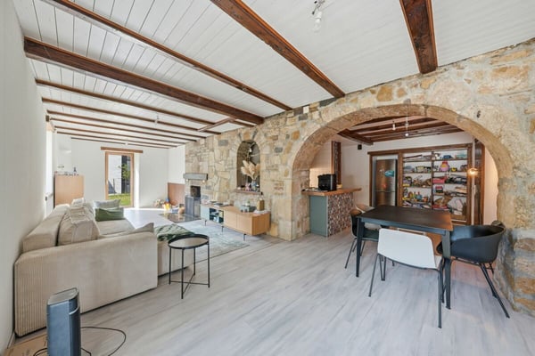 Immeuble mixte au coeur du village 4