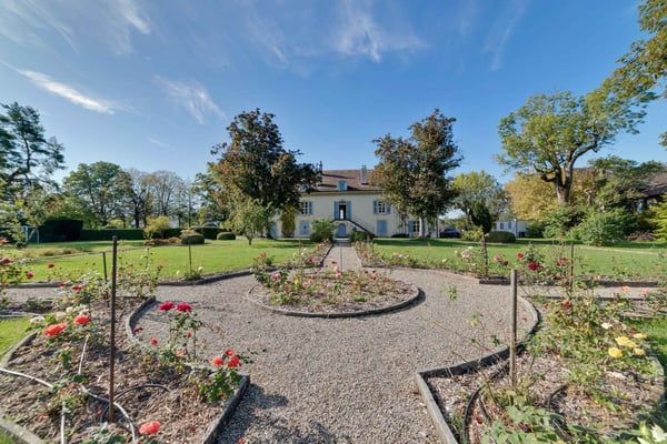 Maison de maître à Vanduvres sur une parcelle de plus de 10'000m2 3