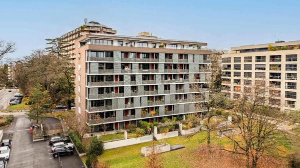 Co-exclusivité : Spacieux attique au centre-ville 9