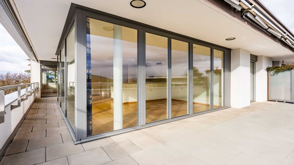 Co-exclusivité : Spacieux attique au centre-ville 8