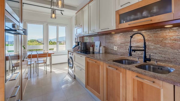 Exclusivité : Appartement de standing traversant 6