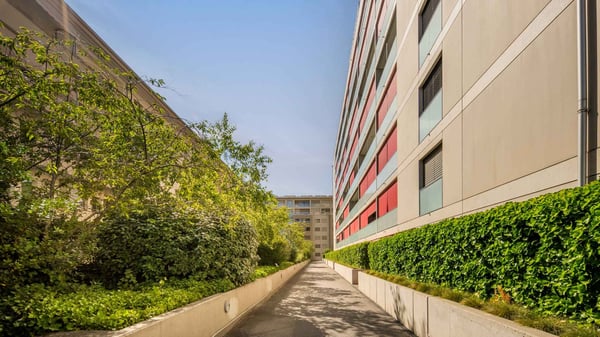 Exclusivité : Appartement traversant avec loggia 2