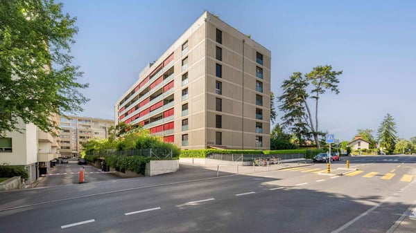 Exclusivité : Appartement traversant avec loggia 3