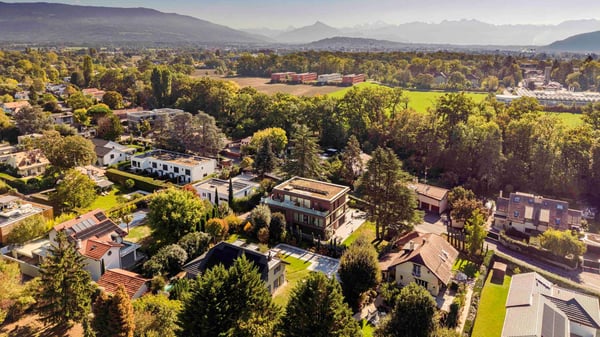 Co-exclusivité : Attique avec terrasse à Vandoeuvres 2