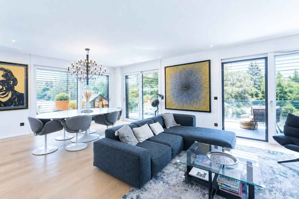 Co-exclusivité :                                                                                                                      Attique avec terrasse panoramique à Vandoeuvres