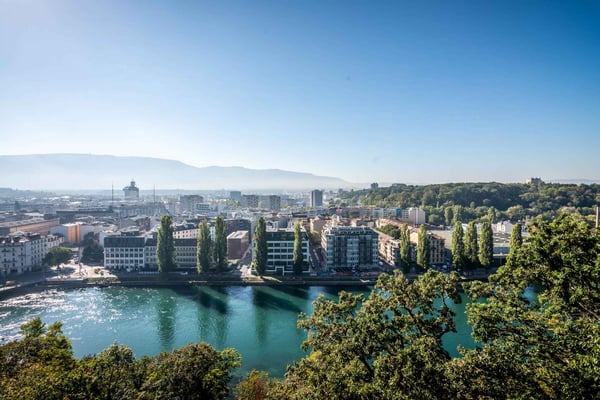 En exclusivité :                                                                                                                                            Duplex avec vue sur le Rhône 1