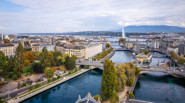 Exceptionnel attique idéalement situé 12