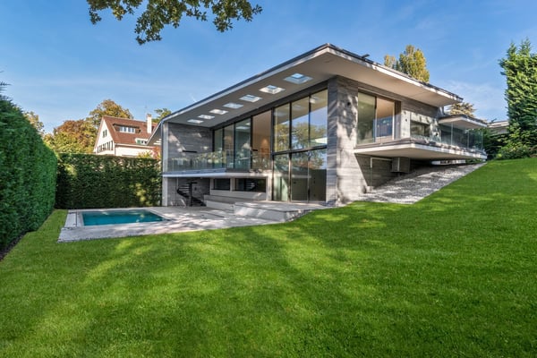 Villa avec vue lac et accès privé lac. 1