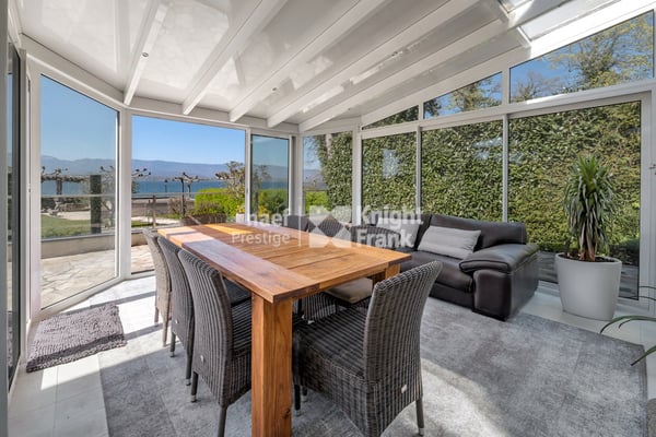 OFF-MARKET : Propriété au bord du lac 6