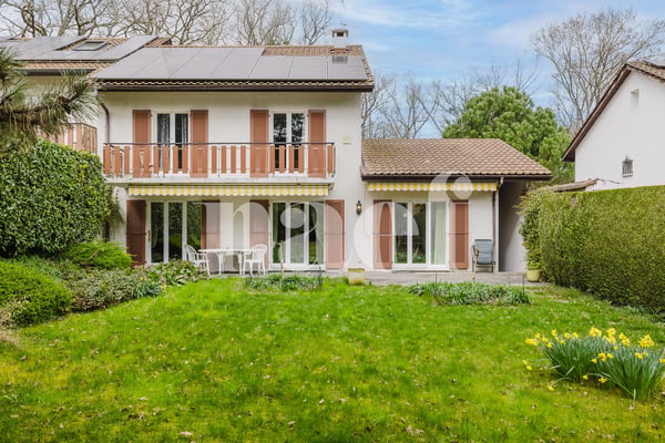 Charmante villa familiale avec jardin privatif dans un cadre verdoyant 1