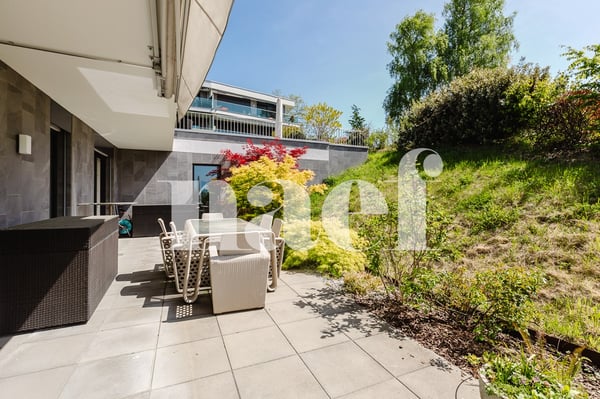 Superbe rez-de-jardin avec vue lac 8