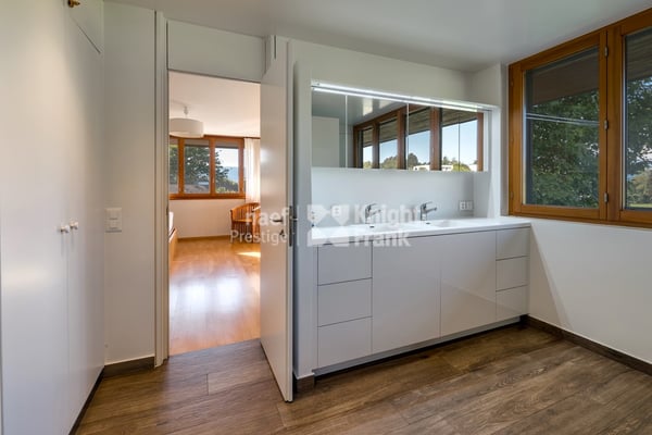 Propriété familiale au calme, entourée de verdure, non loin du lac 7