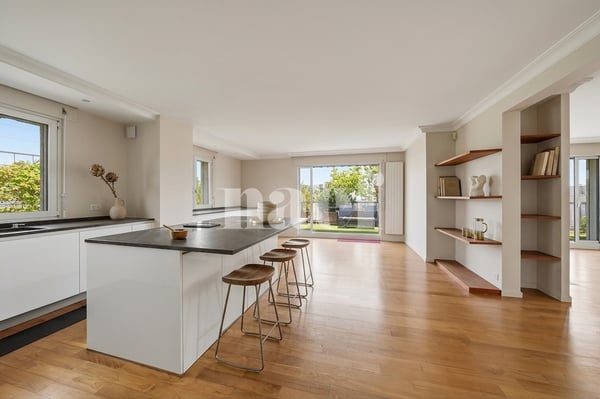 Bel attique avec terrasse au coeur de Carouge 3